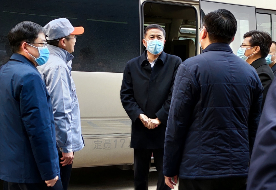 河南省人大常委副主任、安陽市委書記李公樂、市長袁家健率全市項(xiàng)目觀摩團(tuán)蒞臨克能公司考察指導(dǎo)（2021年2月26日）